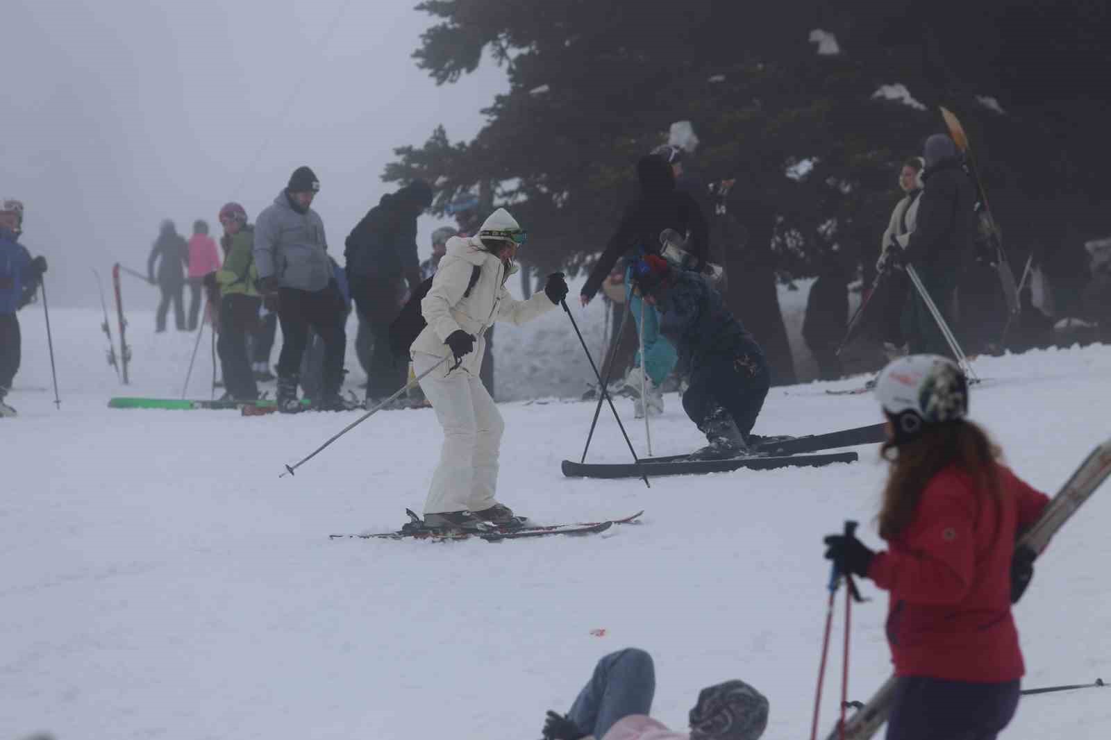 Uludağ’da rekor yoğunluk: 47 bin araç giriş yaptı
