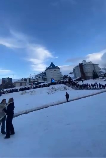 Uludağ’daki teleferik kuyruğu şaşırttı
