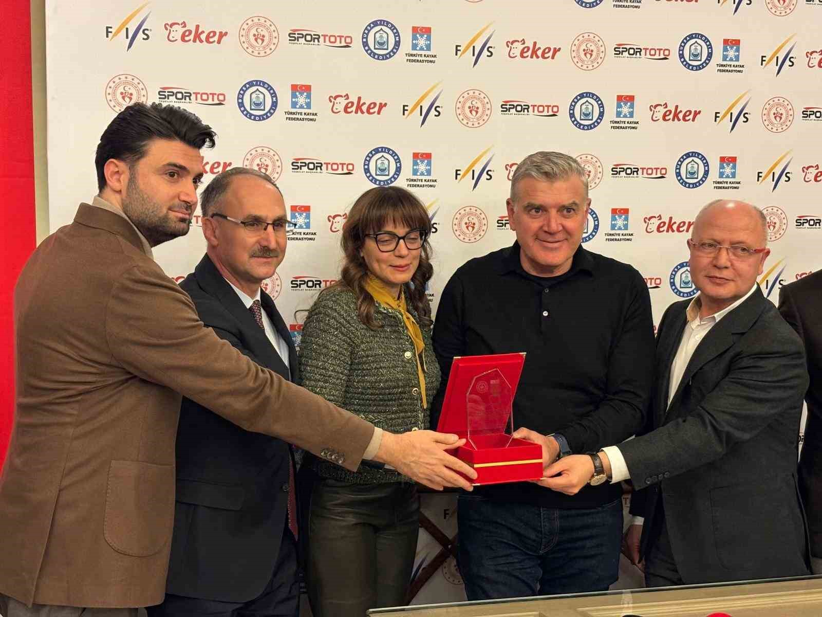 Uludağ’daki uluslararası kayak organizasyonlarının lansmanı Bursa’da yapıldı
