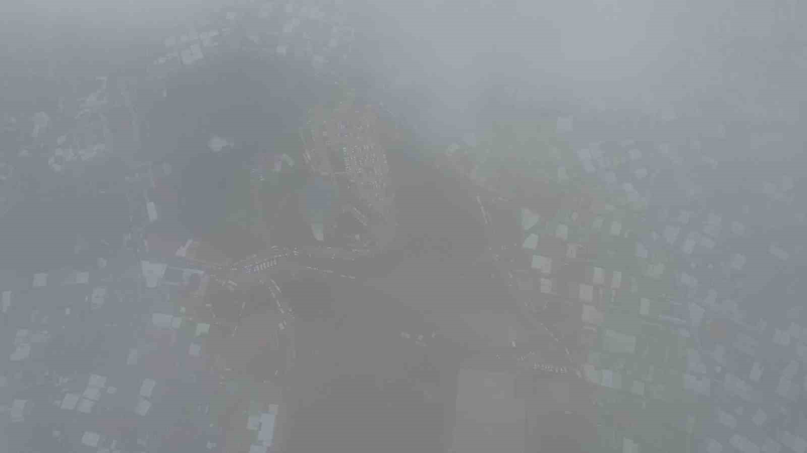 Uludağ’dan inen sis Bursa’yı sardı
