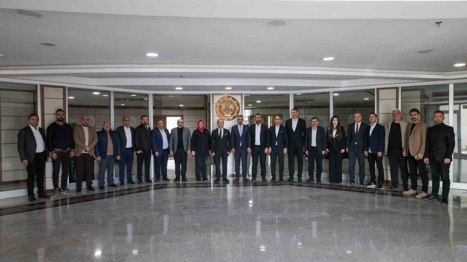 ULUSDER’den Malatya’da savunma sanayine 500 milyon TL’lik dev yatırım
ULUSDER’den Malatya’da savunma sanayine 500 milyon TL’lik dev yatırım