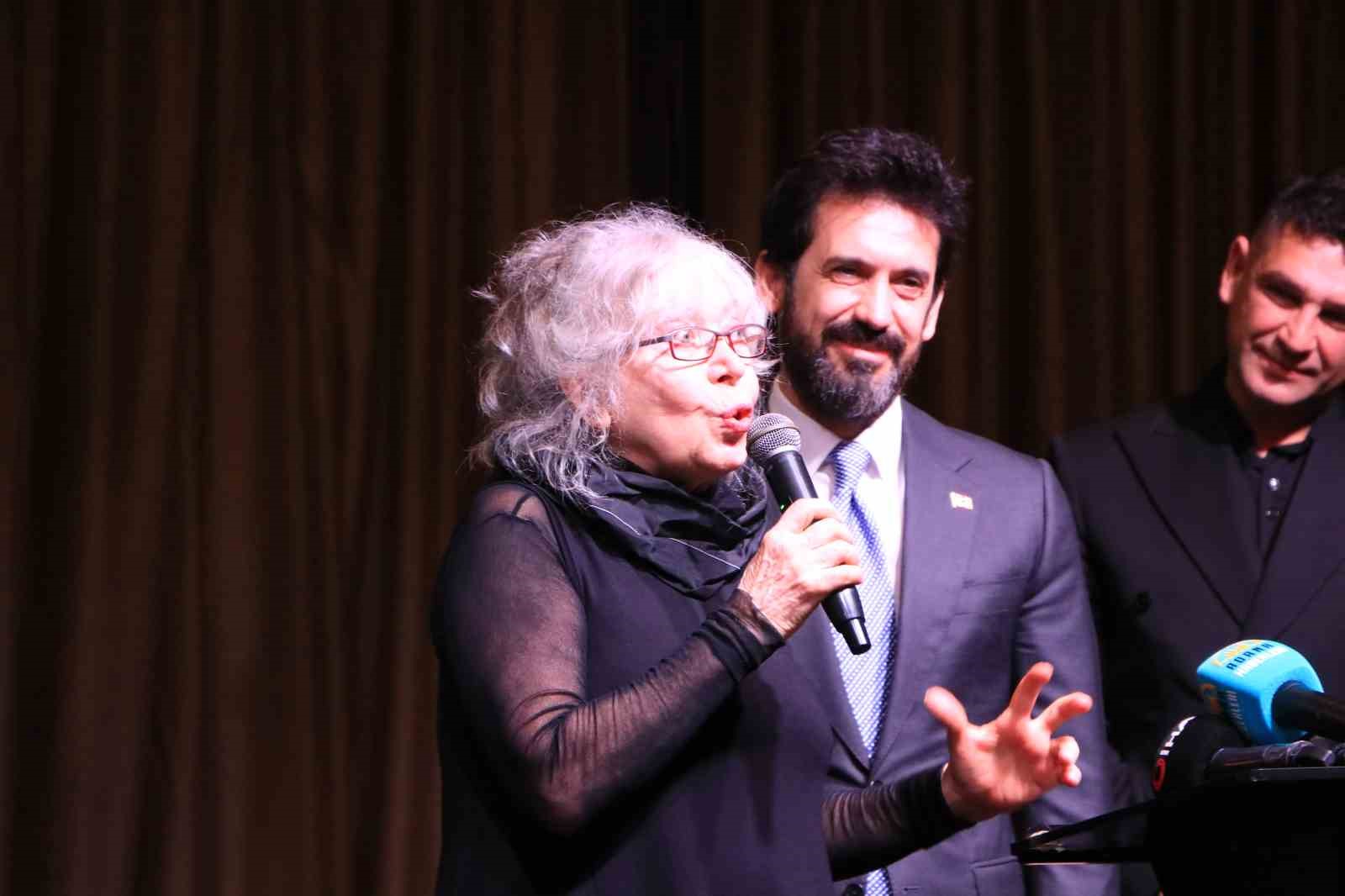 Uluslararası Tiyatro Festivali’nde, "Yaşam Boyu Başarı Ödülü" sahibini buldu
