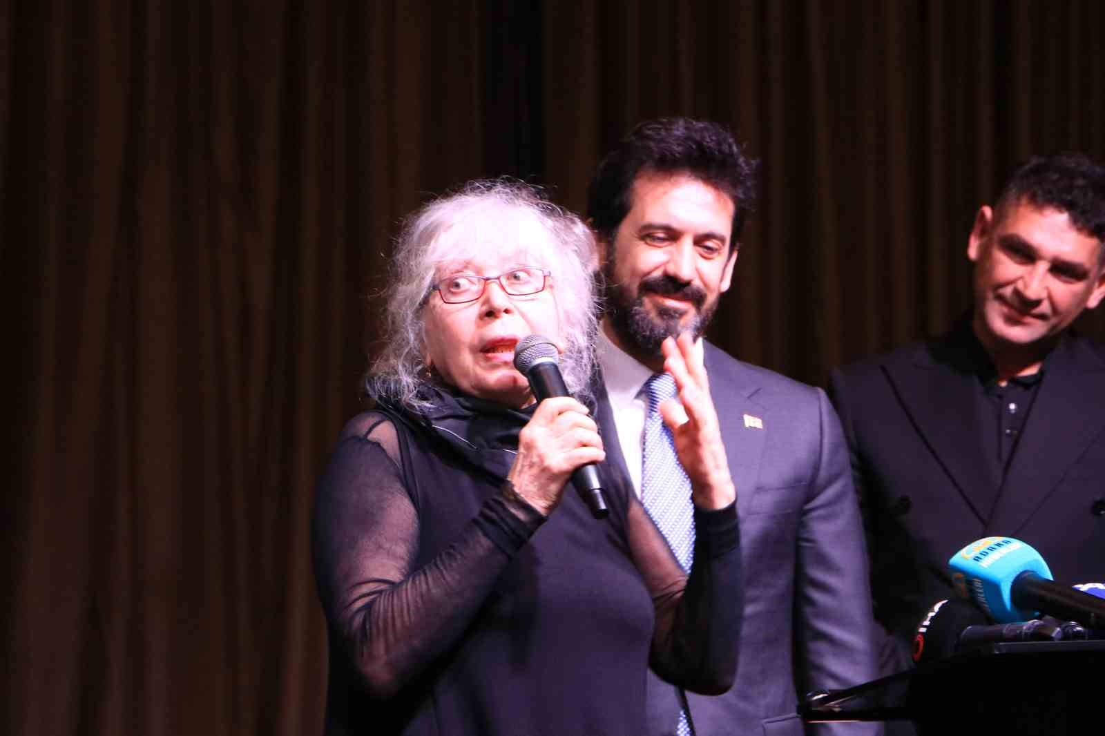 Uluslararası Tiyatro Festivali’nde, "Yaşam Boyu Başarı Ödülü" sahibini buldu
