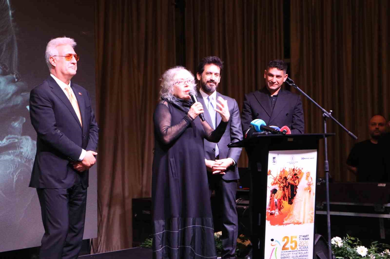 Uluslararası Tiyatro Festivali’nde, "Yaşam Boyu Başarı Ödülü" sahibini buldu
