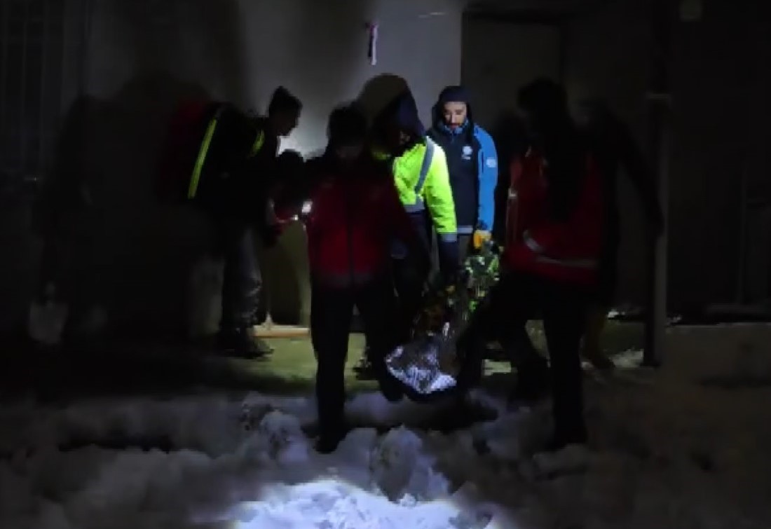 UMKE, araçları kara saplanınca vakaya yürüyerek ulaştı
