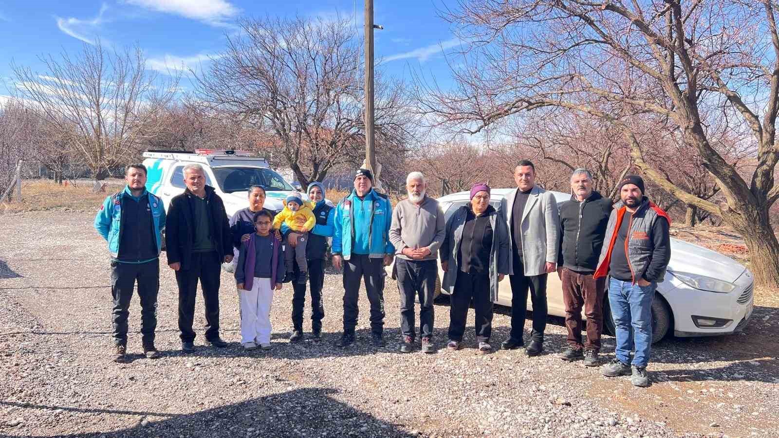 UMKE ekipleri enkazdan kurtardıkları depremzede aileyle 3 yıl sonra buluştu
