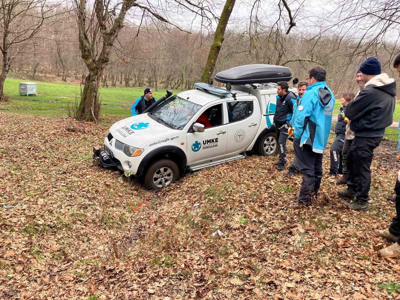 UMKE personellerine zorlu arazi eğitimi
