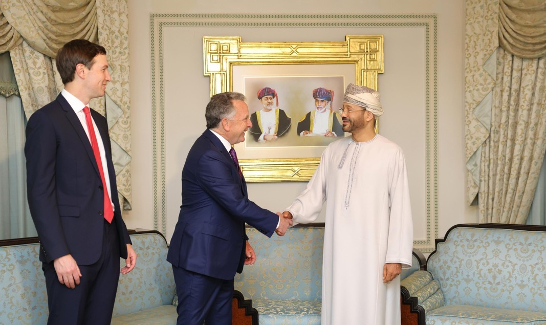 Umman: "İran-ABD görüşmelerinde müzakerelerin yeniden başlatılması için uygun koşulların hazırlanmasına odaklanılıyor"
