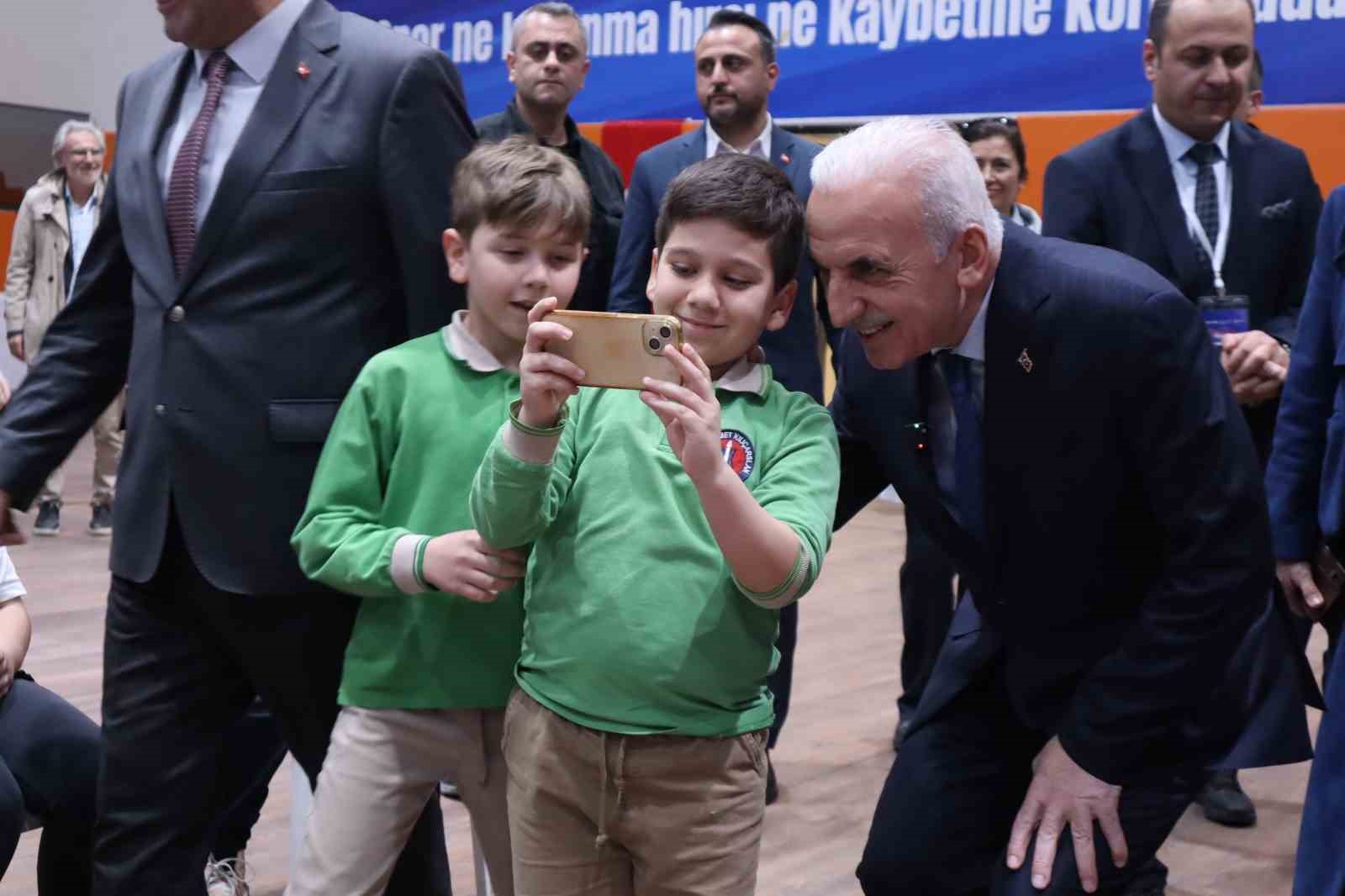 Ümraniye’de Akıl ve Zeka Oyunları Festivali: 257 öğrenci kıyasıya yarıştı
Ümraniye’de Akıl ve Zeka Oyunları Festivali: 257 öğrenci kıyasıya yarıştı