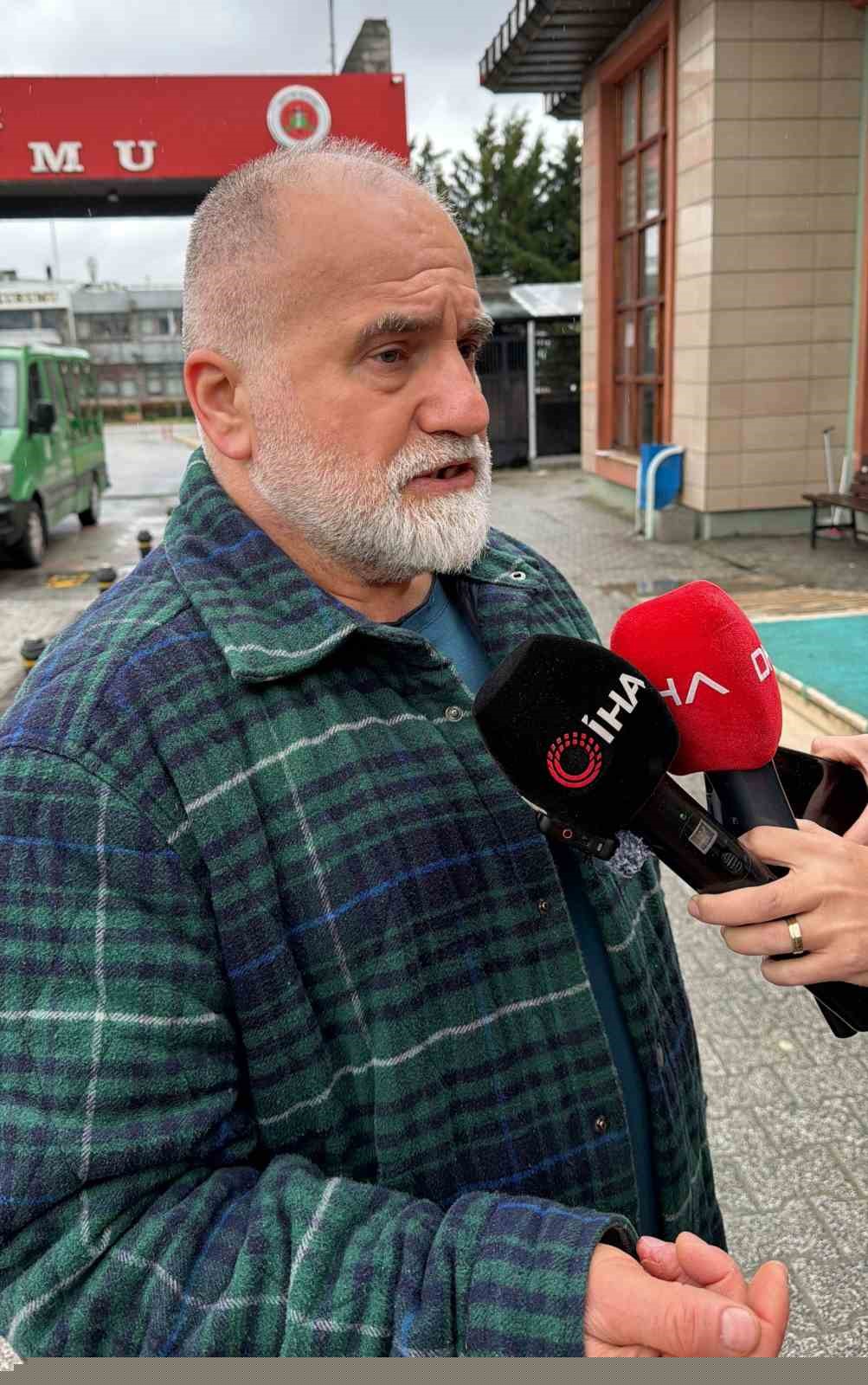 Ümraniye’de çakarlı araçla silahlı saldırı: 21 yaşındaki genç futbolcu hayatını kaybetti
