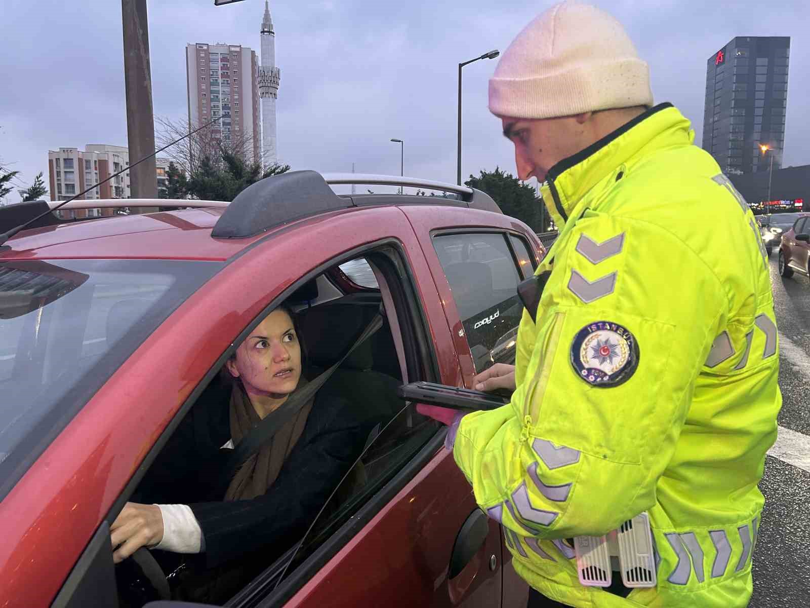 Ümraniye’de dron destekli denetimlerde 12 araca 14 bin TL ceza kesildi
