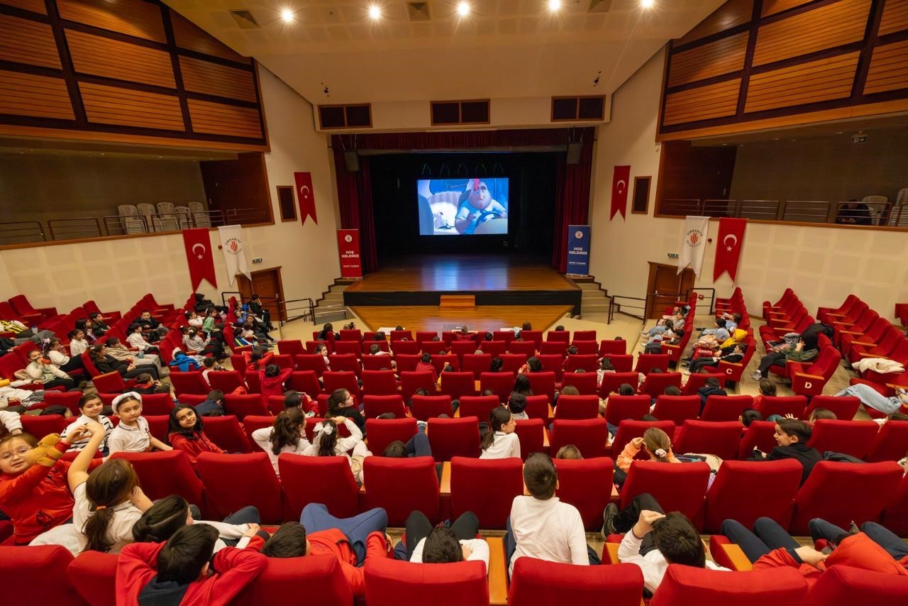 Ümraniye’de kültür sanat sezonu çocukların neşesiyle renkleniyor
