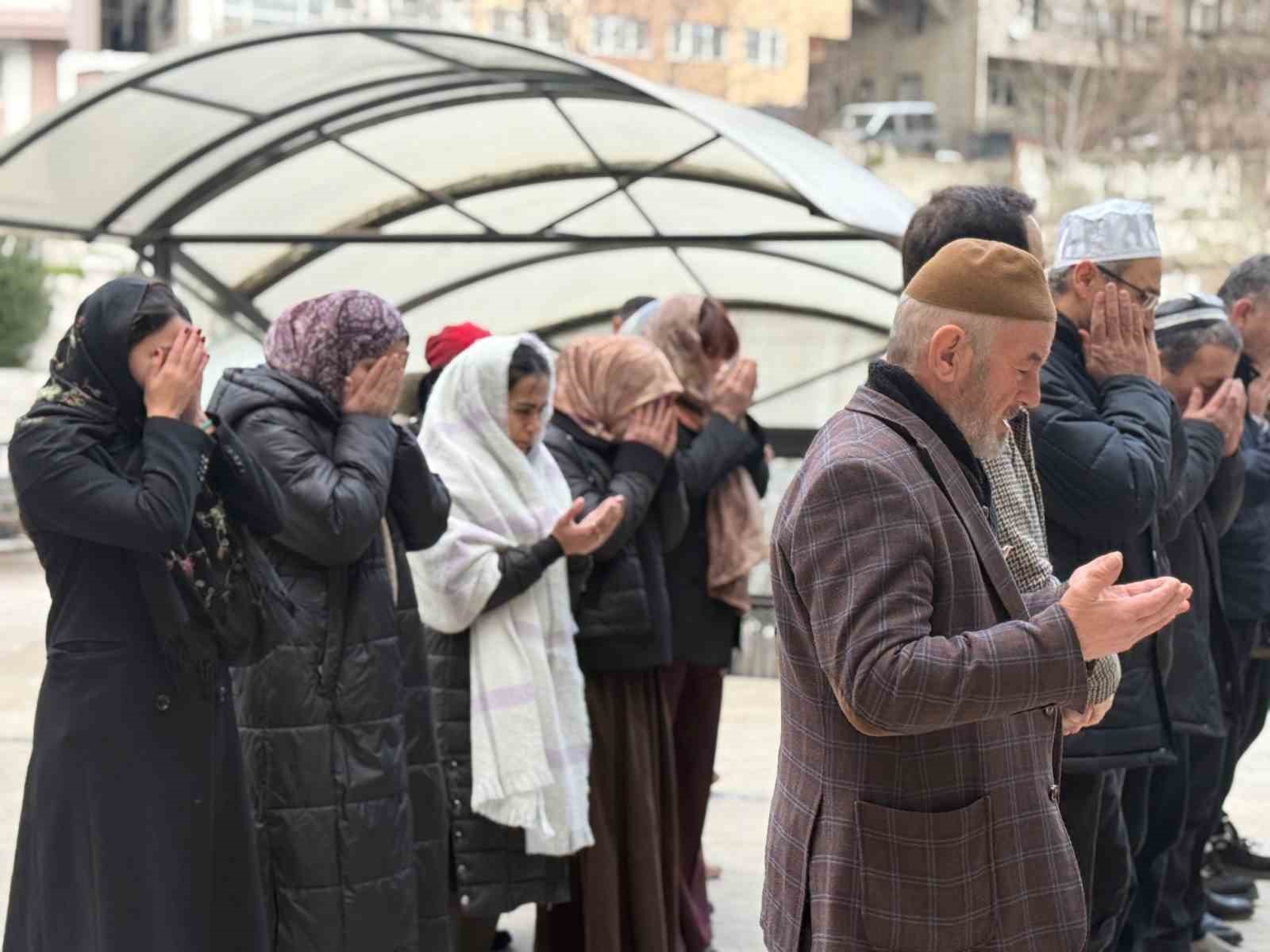 Ümraniye’de öldürülen Özbekistanlı Sayyora için gıyabi cenaze namazı kılındı
