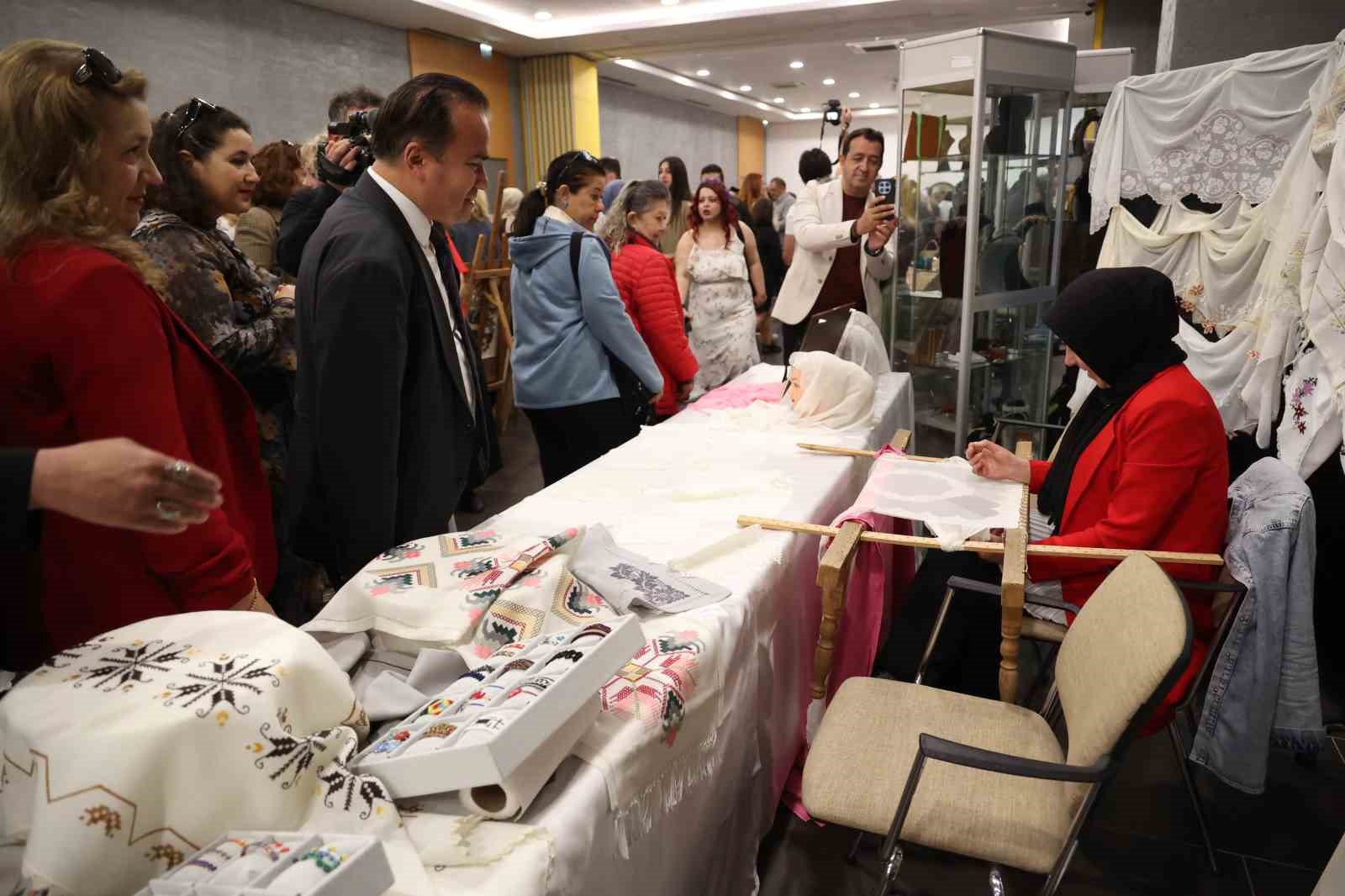 Uncalı ATASEM’den "Yeşil Vatan" temalı yıl sonu sergisi
