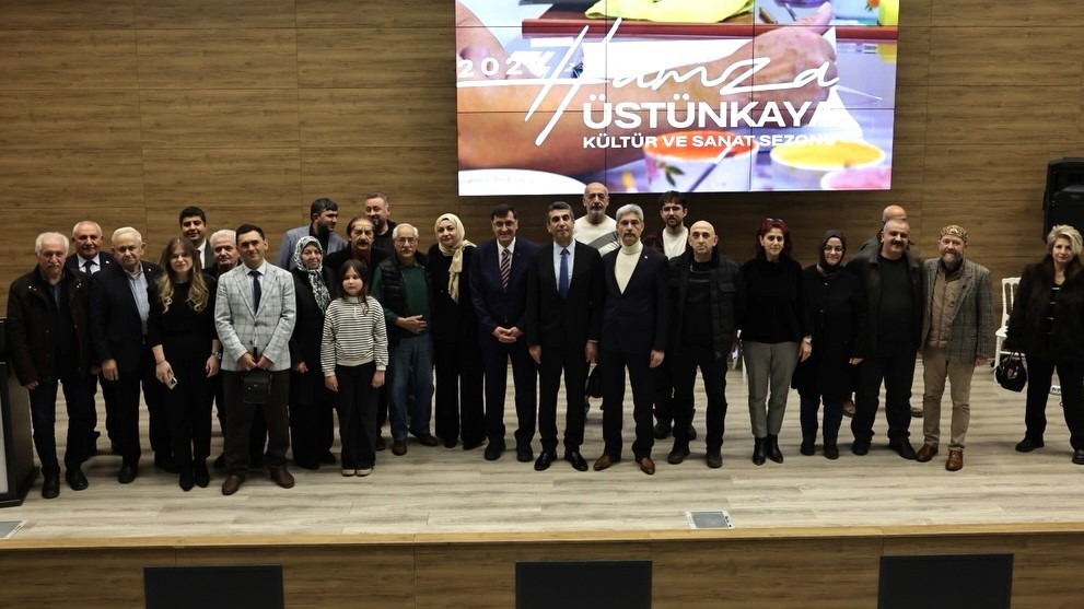 UNESCO Yaşayan İnsan Hazinesi unvanına sahip çini ustası için "Anma Gecesi"
UNESCO Yaşayan İnsan Hazinesi unvanına sahip çini ustası için "Anma Gecesi"