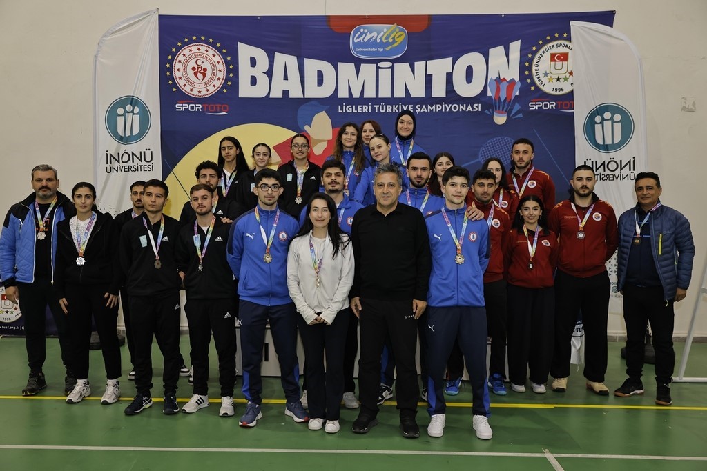 ÜNİLİG Badminton’da Şampiyon BEUN
ÜNİLİG Badminton’da Şampiyon BEUN
