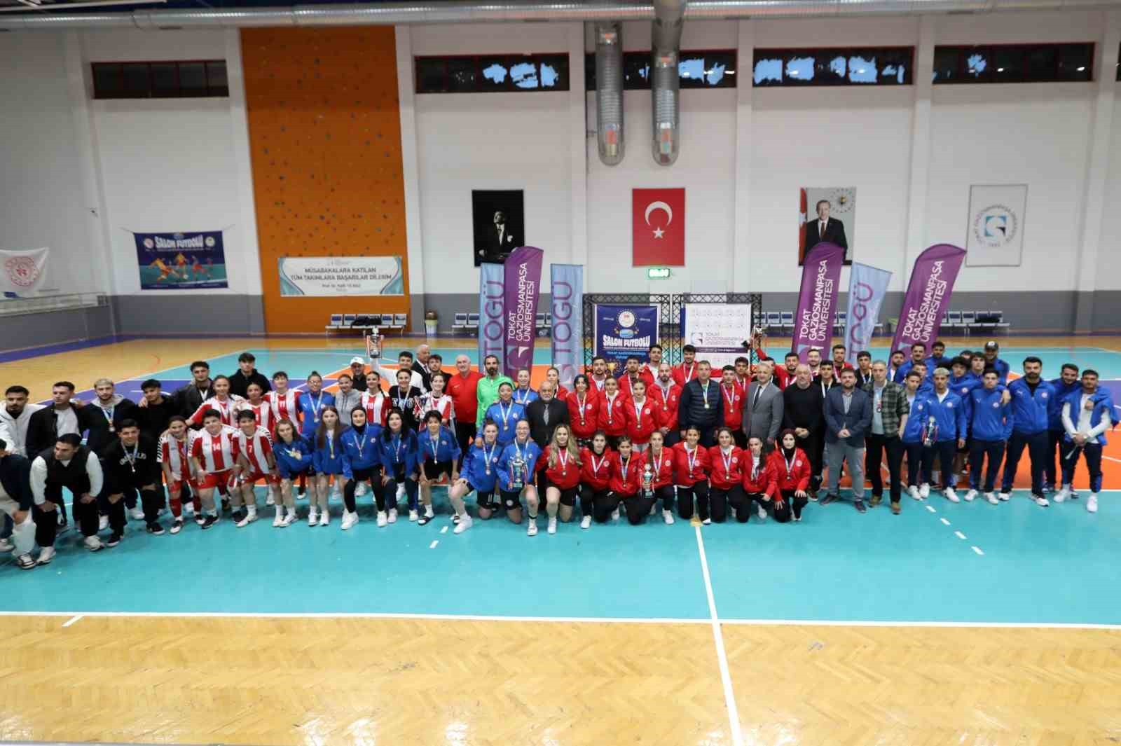 ÜNİLİG’de kupa sahiplerini buldu
