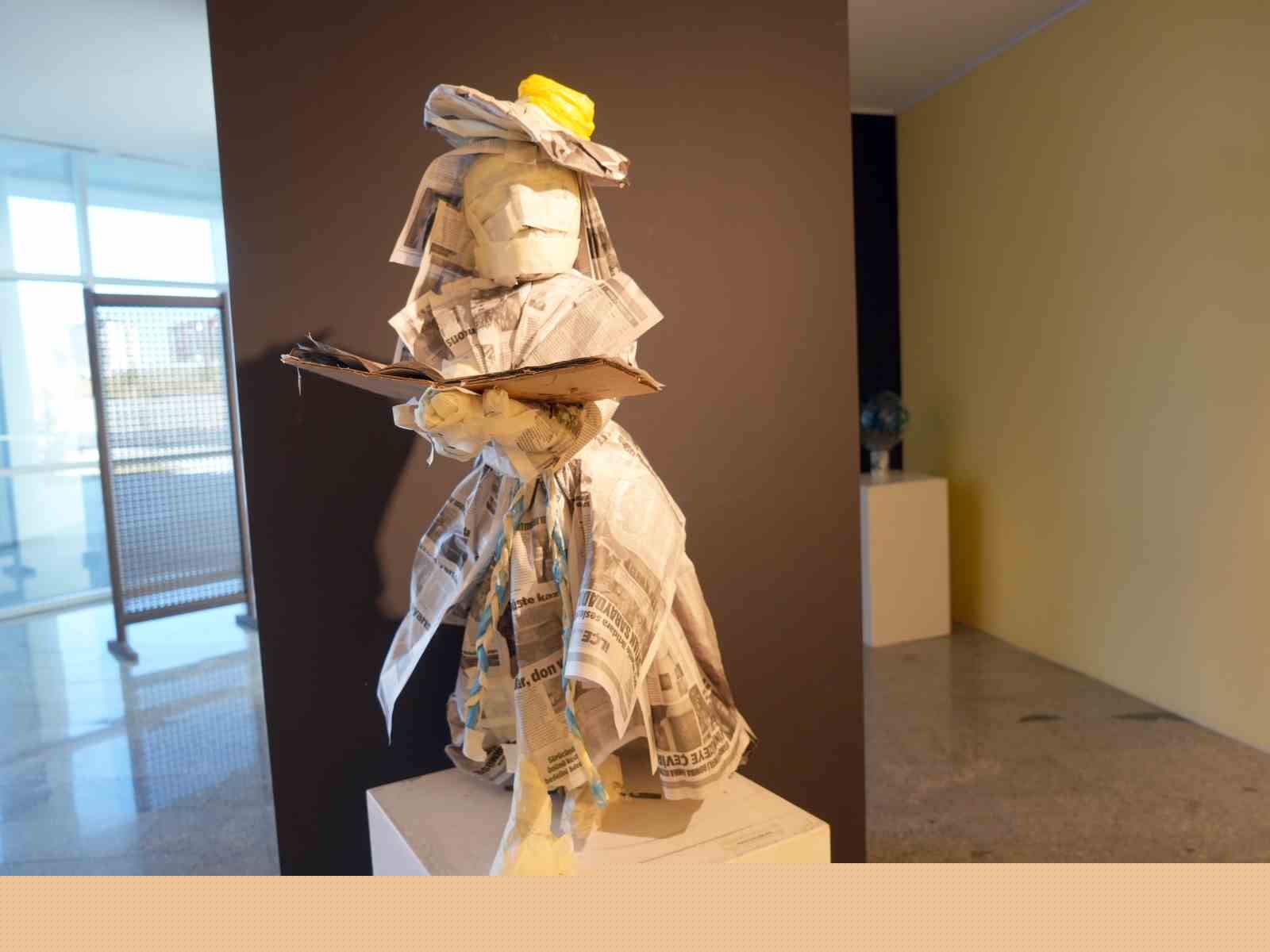 Üniversite öğrencileri atıkları sanata dönüştürdü
