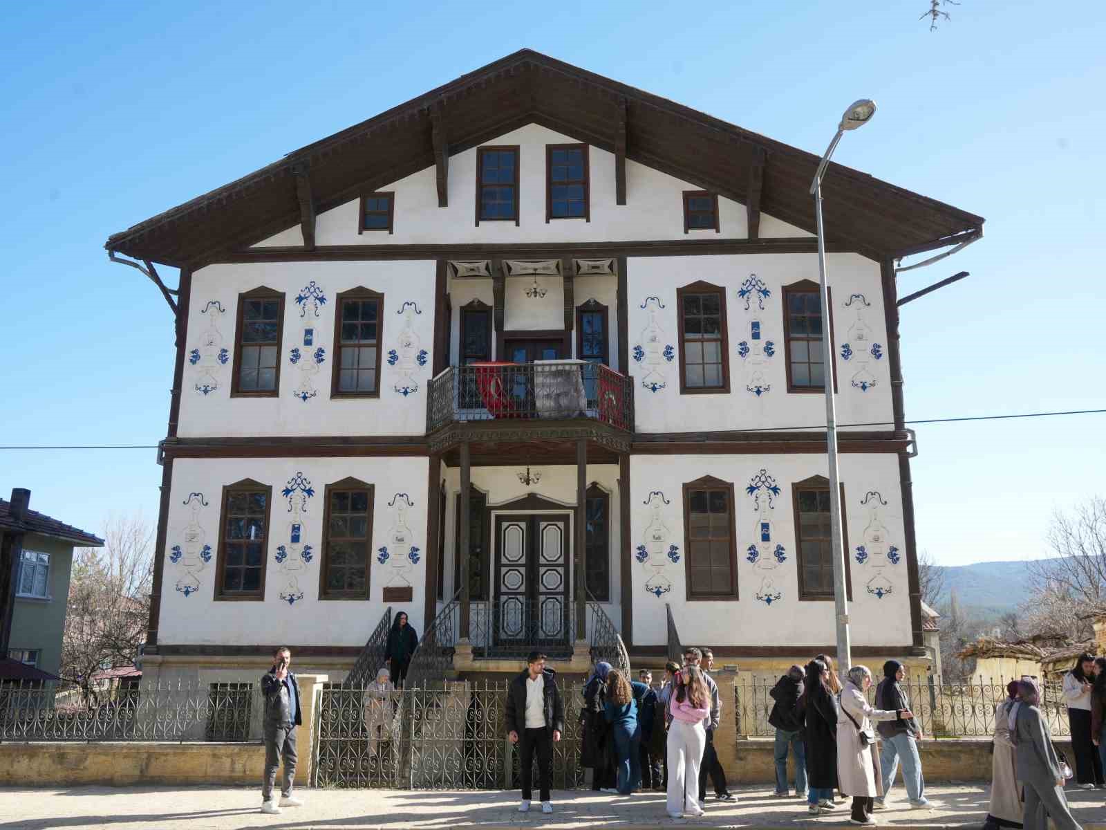 Üniversite öğrencileri Daday’ın tarihi mekanlarını ve turistik alanlarını gezdi
