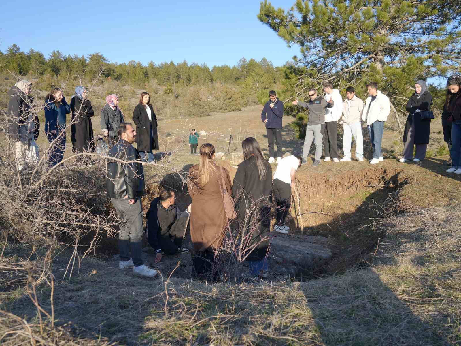 Üniversite öğrencileri Daday’ın tarihi mekanlarını ve turistik alanlarını gezdi
