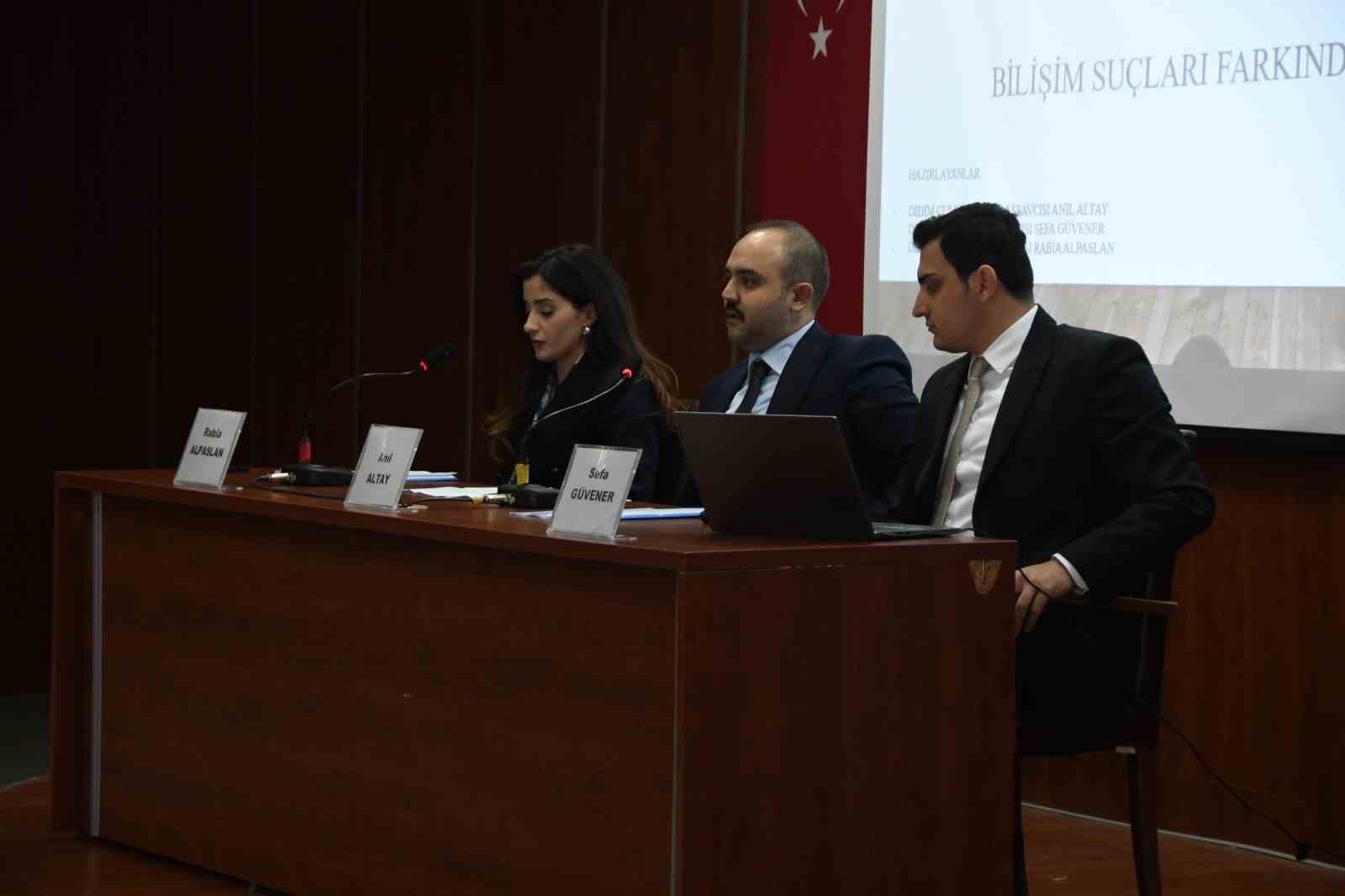 Üniversite öğrencileri dolandırıcılığa karşı bilgilendirildi
