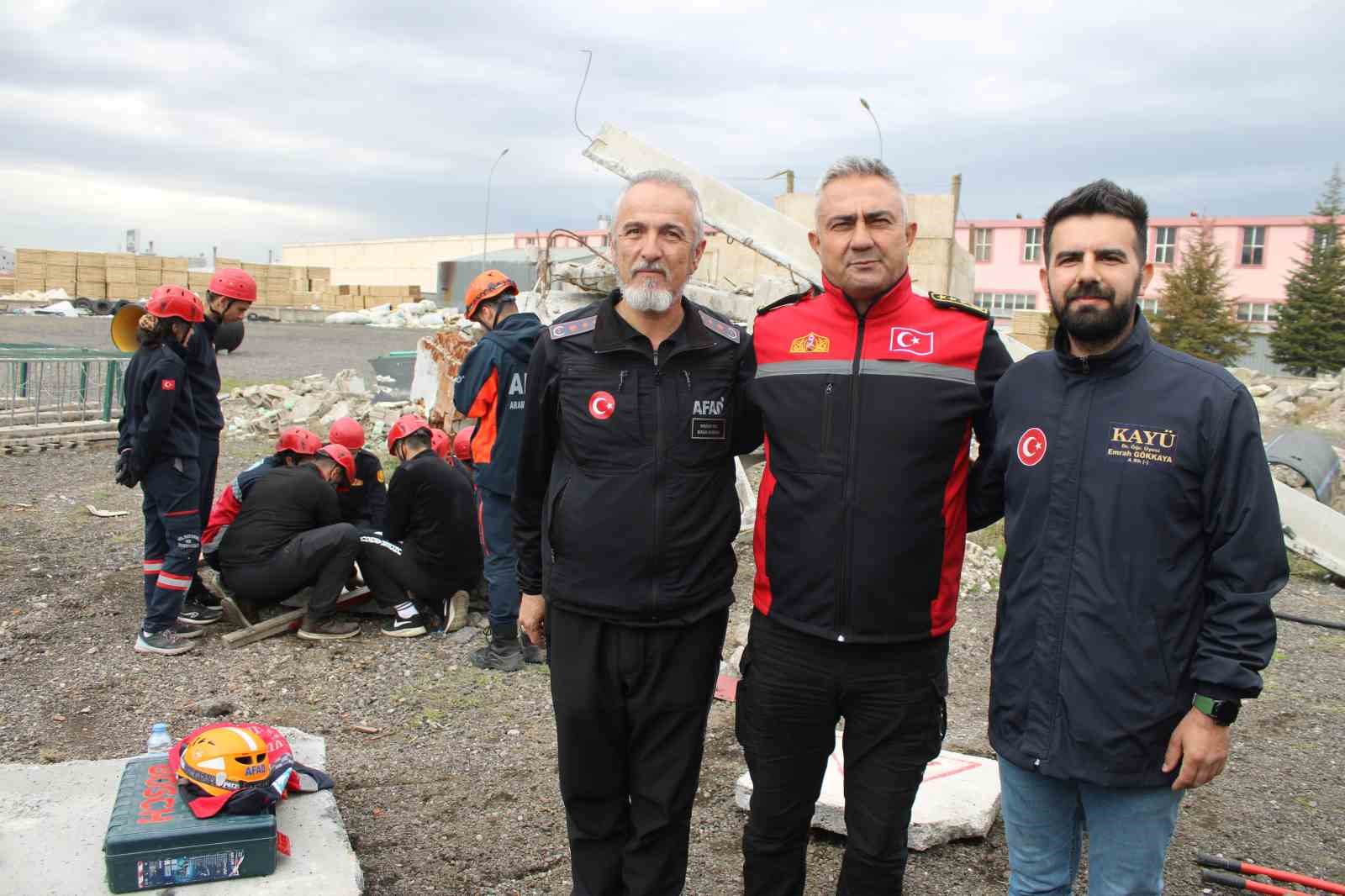 Üniversite öğrencileri, Kıbrıs’ta yapılacak Arama Kurtarma Oyunları’na hazırlanıyor
