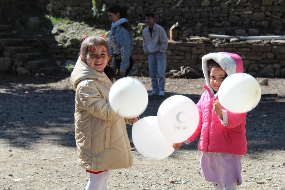 Üniversite öğrencileri köy okulunu yeniledi
