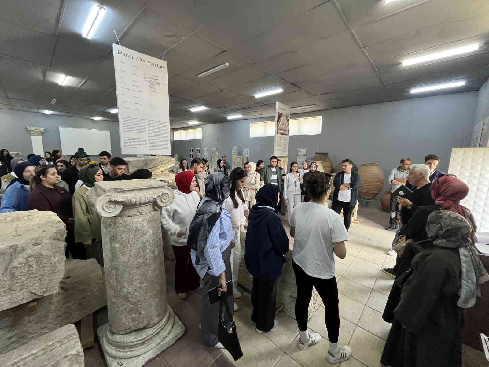 Üniversite öğrencilerinden binlerce yıllık tarihe yolculuk
