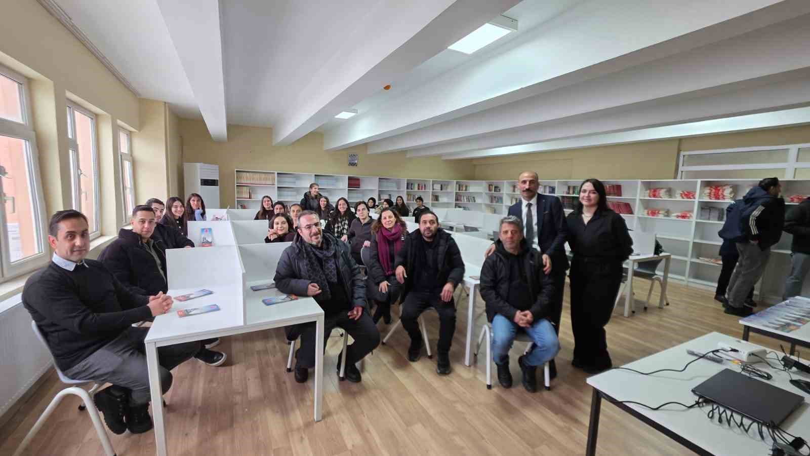 Üniversite öğrencilerinden Lice’de anlamlı proje: Kütüphane kuruldu
