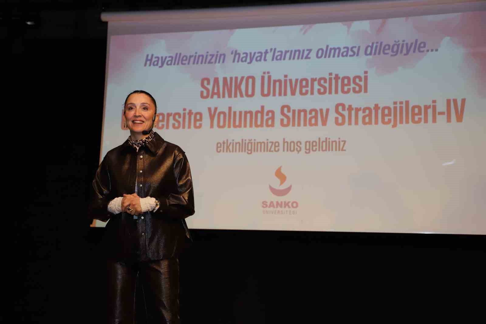 ‘Üniversite Yolunda Sınav Stratejileri’ etkinliği yapıldı
‘Üniversite Yolunda Sınav Stratejileri’ etkinliği yapıldı