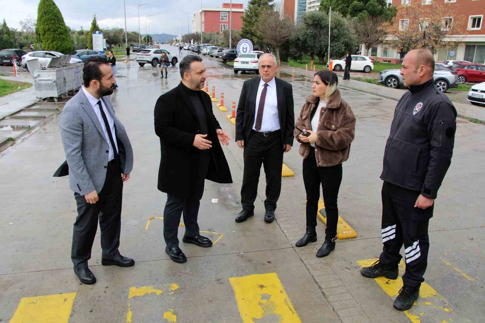 Üniversitedeki yol hasarı yerinde incelendi
