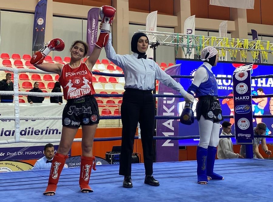 Üniversiteler arası Muaythai Şampiyonasında Manisalı sporculardan 3 madalya
