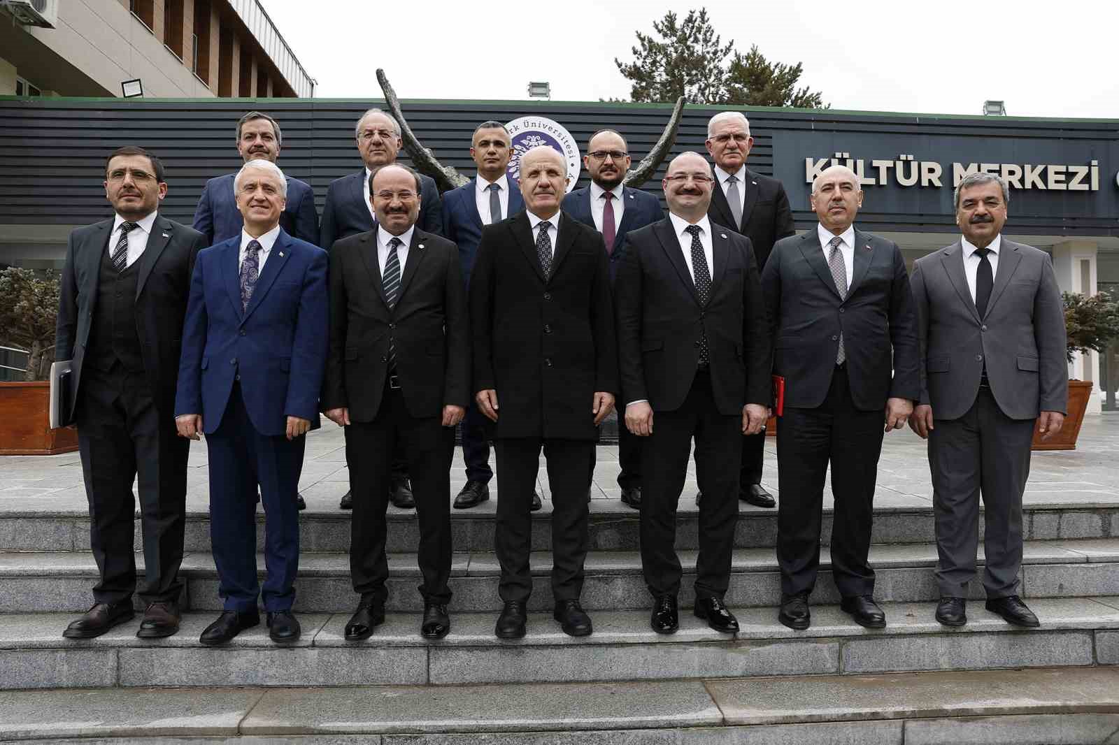 Üniversitelerarası kurul toplantısı Atatürk Üniversitesi ev sahipliğinde yapıldı: Yükseköğretimde güç birliği Erzurum’da sağlandı
Üniversitelerarası kurul toplantısı Atatürk Üniversitesi ev sahipliğinde yapıldı: Yükseköğretimde güç birliği Erzurum’da sağlandı