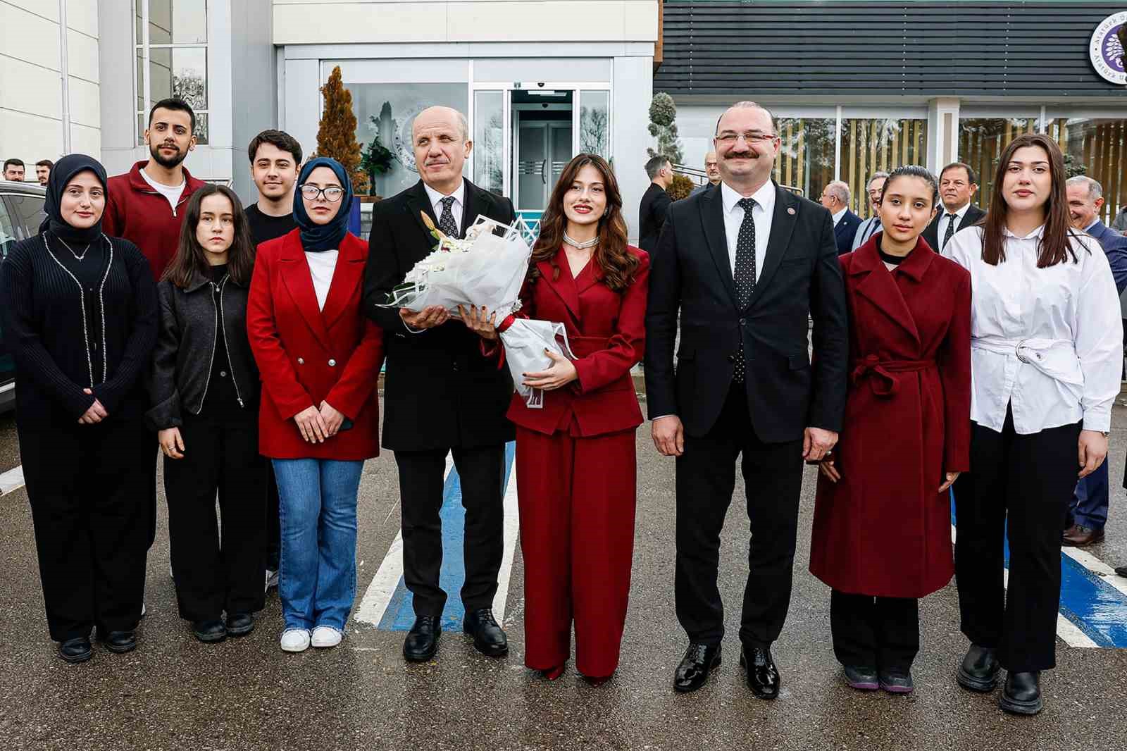 Üniversitelerarası kurul toplantısı Atatürk Üniversitesi ev sahipliğinde yapıldı: Yükseköğretimde güç birliği Erzurum’da sağlandı
Üniversitelerarası kurul toplantısı Atatürk Üniversitesi ev sahipliğinde yapıldı: Yükseköğretimde güç birliği Erzurum’da sağlandı