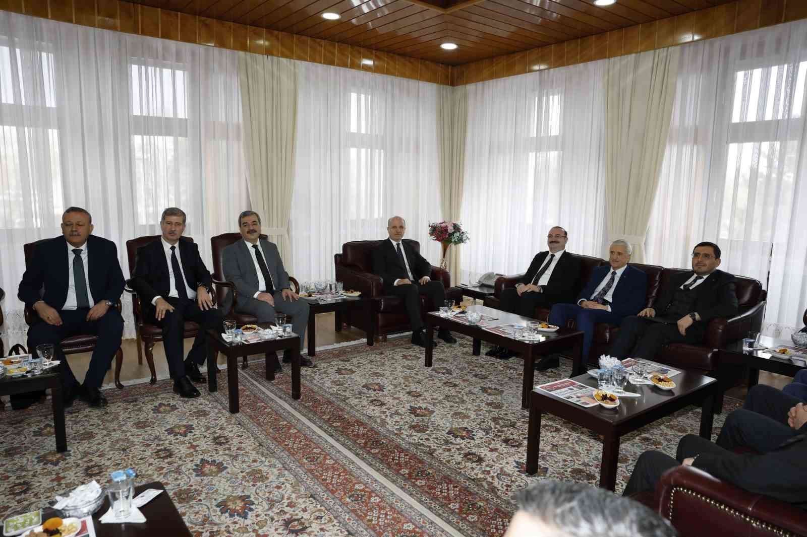 Üniversitelerarası kurul toplantısı Atatürk Üniversitesi ev sahipliğinde yapıldı: Yükseköğretimde güç birliği Erzurum’da sağlandı
Üniversitelerarası kurul toplantısı Atatürk Üniversitesi ev sahipliğinde yapıldı: Yükseköğretimde güç birliği Erzurum’da sağlandı