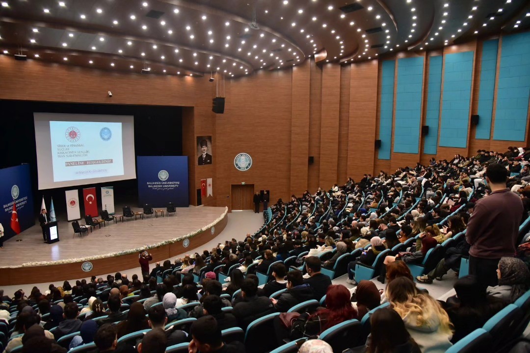 Üniversiteli gençlere IBAN Suiistimallerine karşı panel
