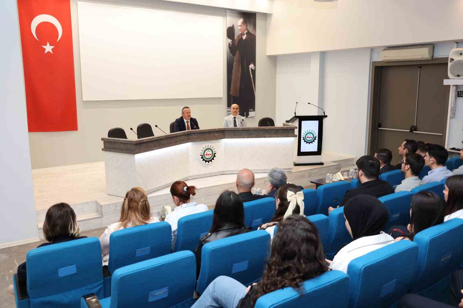 Üniversiteli öğrenciler Denizli OSB Yönetim Kurulu Başkanı Selim Yaymanoğlu ile buluştu
