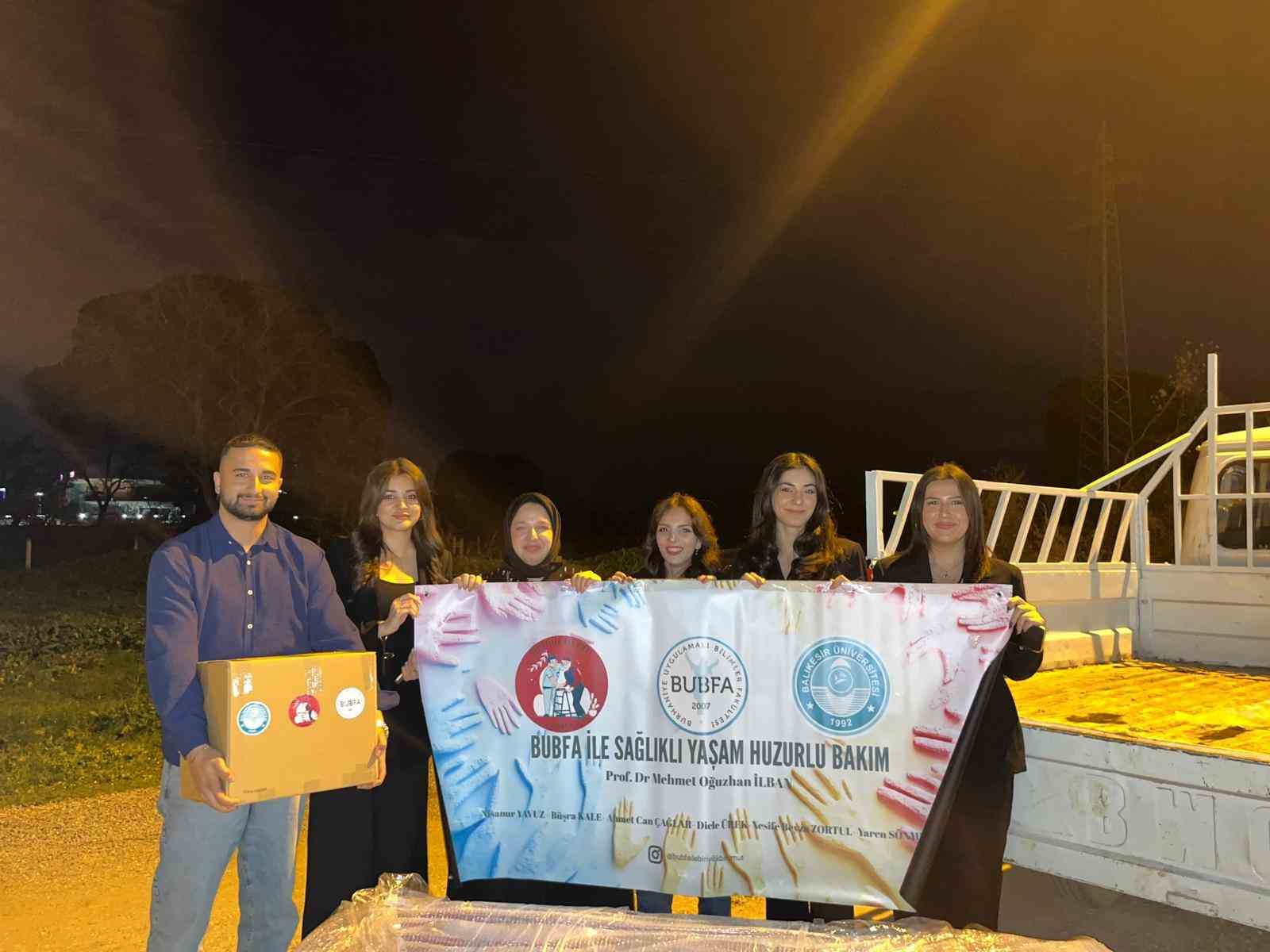 Üniversitelilerden Hastalara Yönelik Yatak ve Medikal Destek Kutusu
Üniversitelilerden Hastalara Yönelik Yatak ve Medikal Destek Kutusu