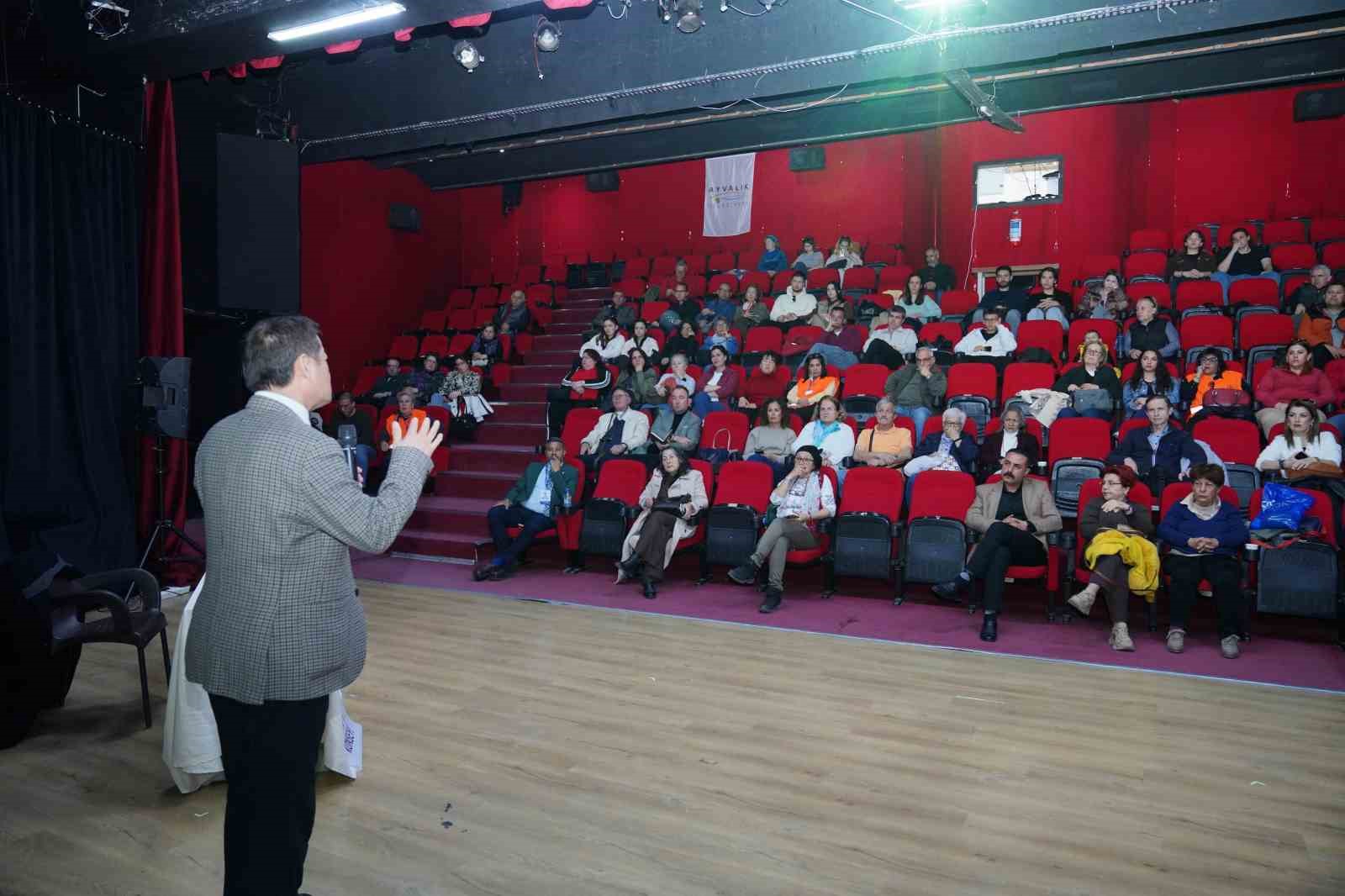 Ünlü Japon Uzman uyardı, "Yapı ve Zemin hayati önem taşıyor"
Ünlü Japon Uzman uyardı, "Yapı ve Zemin hayati önem taşıyor"