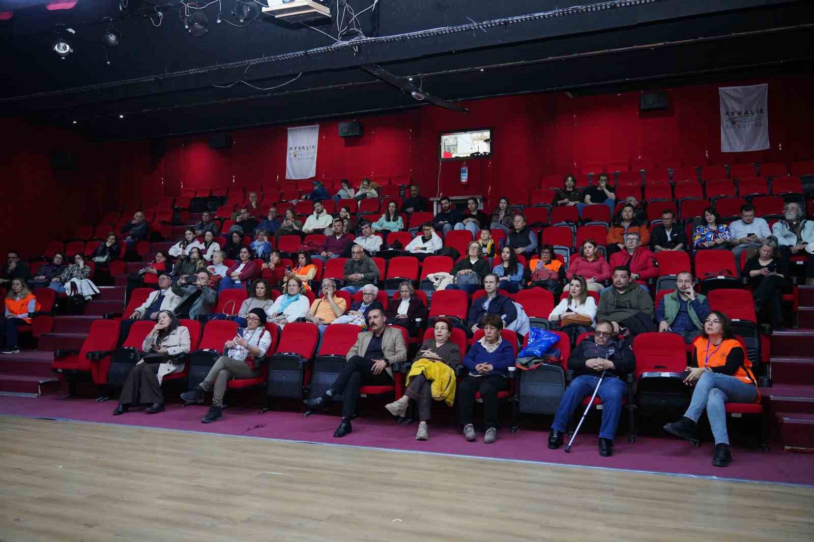 Ünlü Japon Uzman uyardı, "Yapı ve Zemin hayati önem taşıyor"
Ünlü Japon Uzman uyardı, "Yapı ve Zemin hayati önem taşıyor"