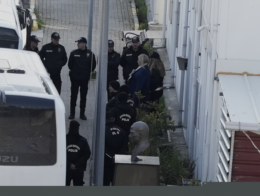 Ünlüler saç ve kan örnekleri alınmak üzere Adli Tıp Kurumu’na getirildi
