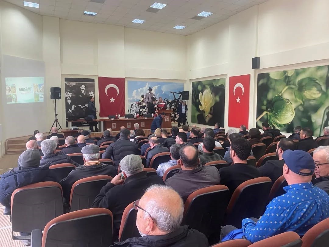 Üreticiler tarımsal risklere karşı bilgilendirildi
