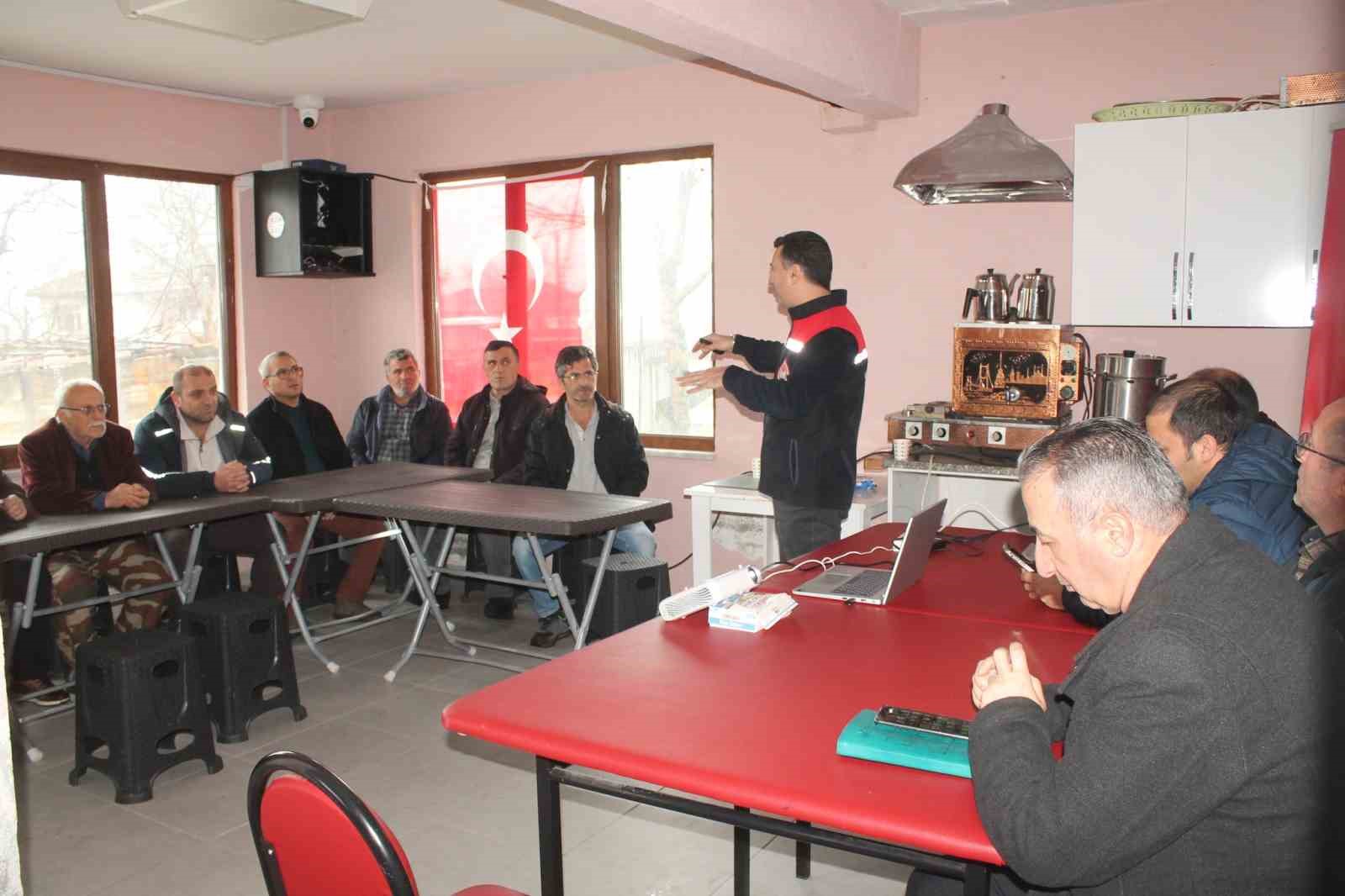 Üreticilere sulama ve kırsal kalkınma destekleri anlatıldı
Üreticilere sulama ve kırsal kalkınma destekleri anlatıldı