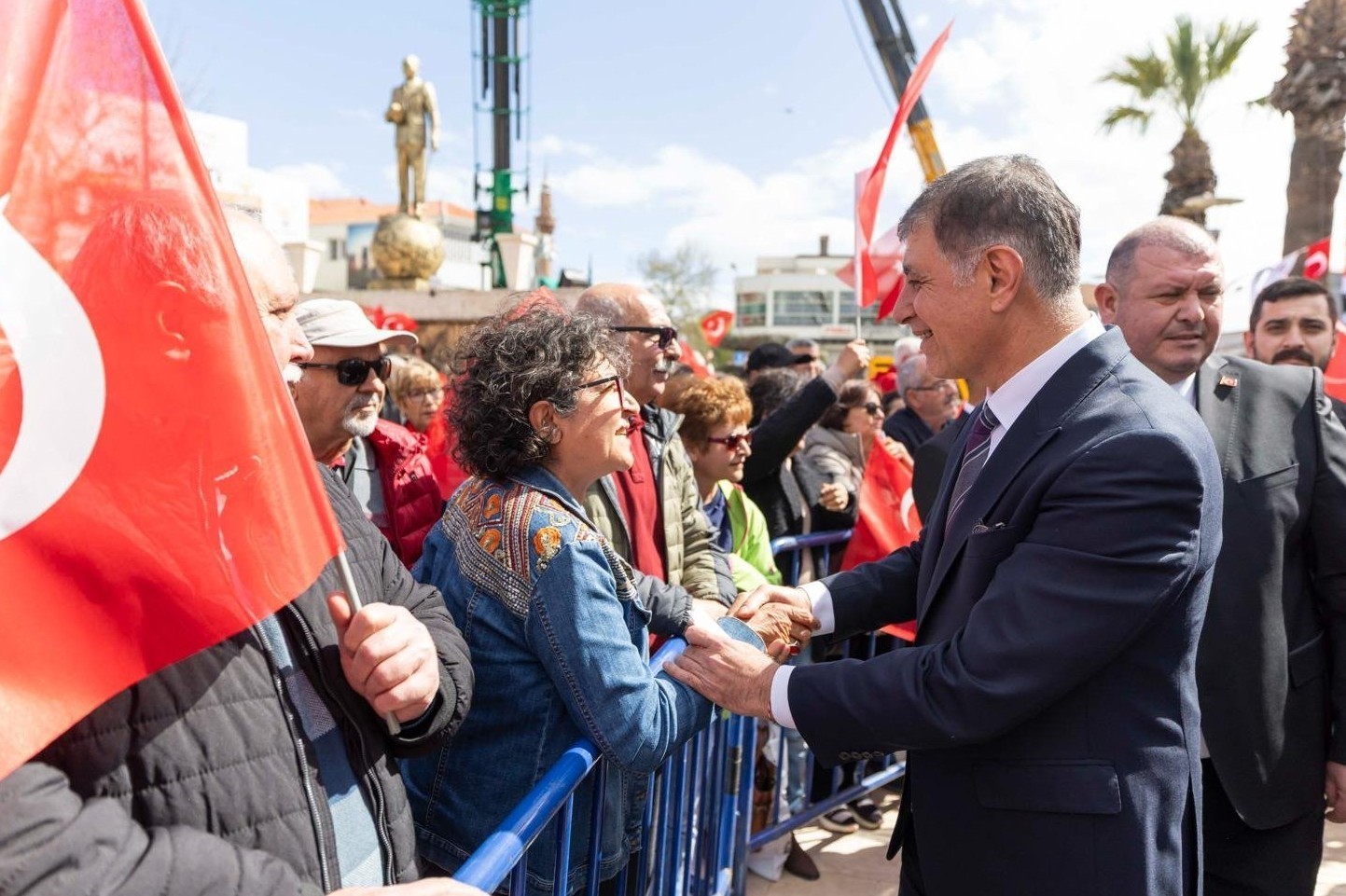 Urla’da 25 projenin açılış ve temel atma töreni
