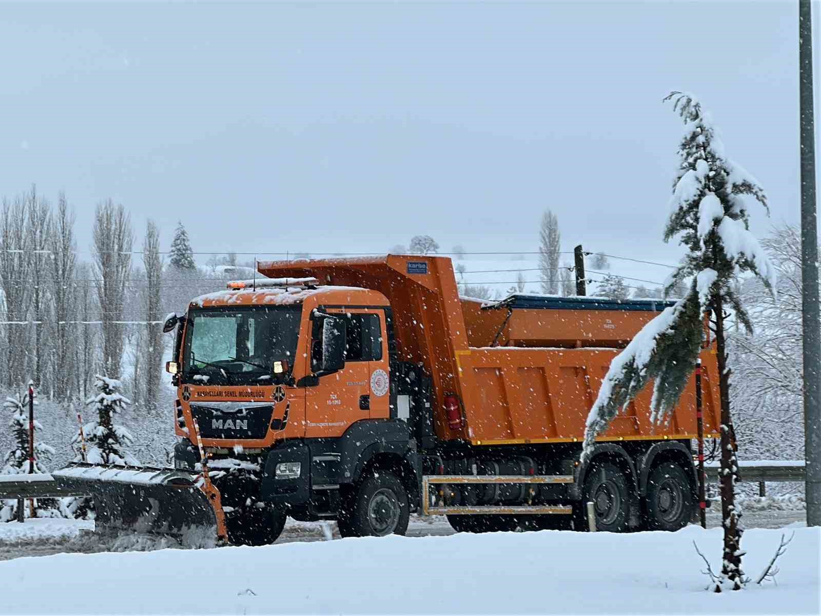 Uşak-Ankara karayolu 3 saat trafiğe kapandı
