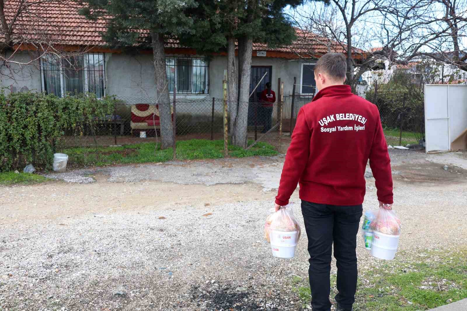 Uşak Belediyesinden ihtiyaç sahibi ailelere ramazan ayı boyunca kesintisiz destek
