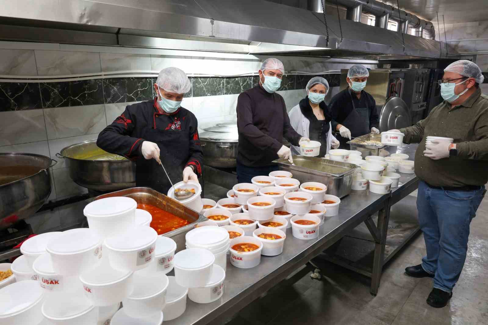 Uşak Belediyesinden ihtiyaç sahibi ailelere ramazan ayı boyunca kesintisiz destek
