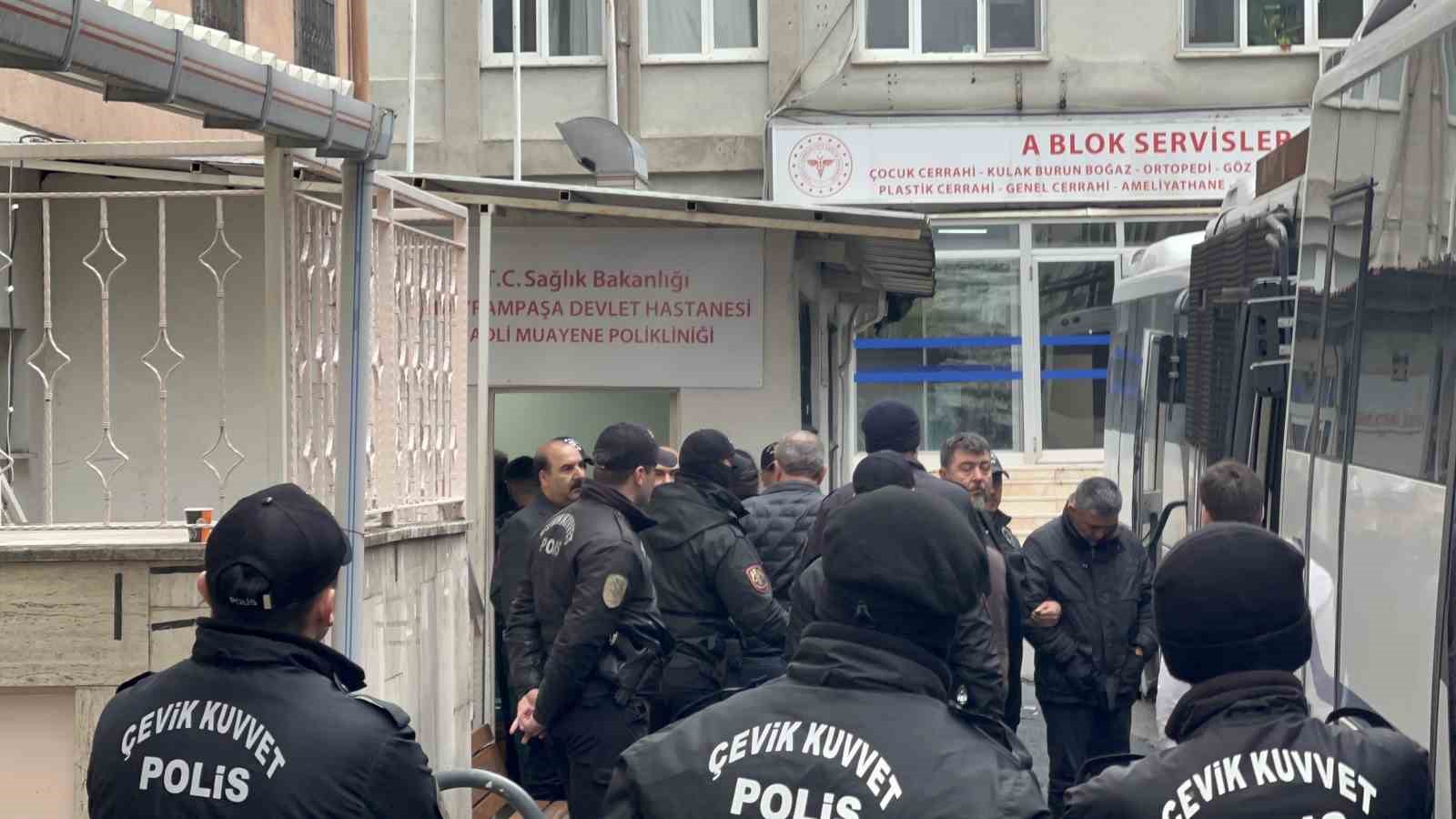 Uşak Belediyesine yönelik operasyonda gözaltına alınan şüpheliler adliyeye sevk edildi
