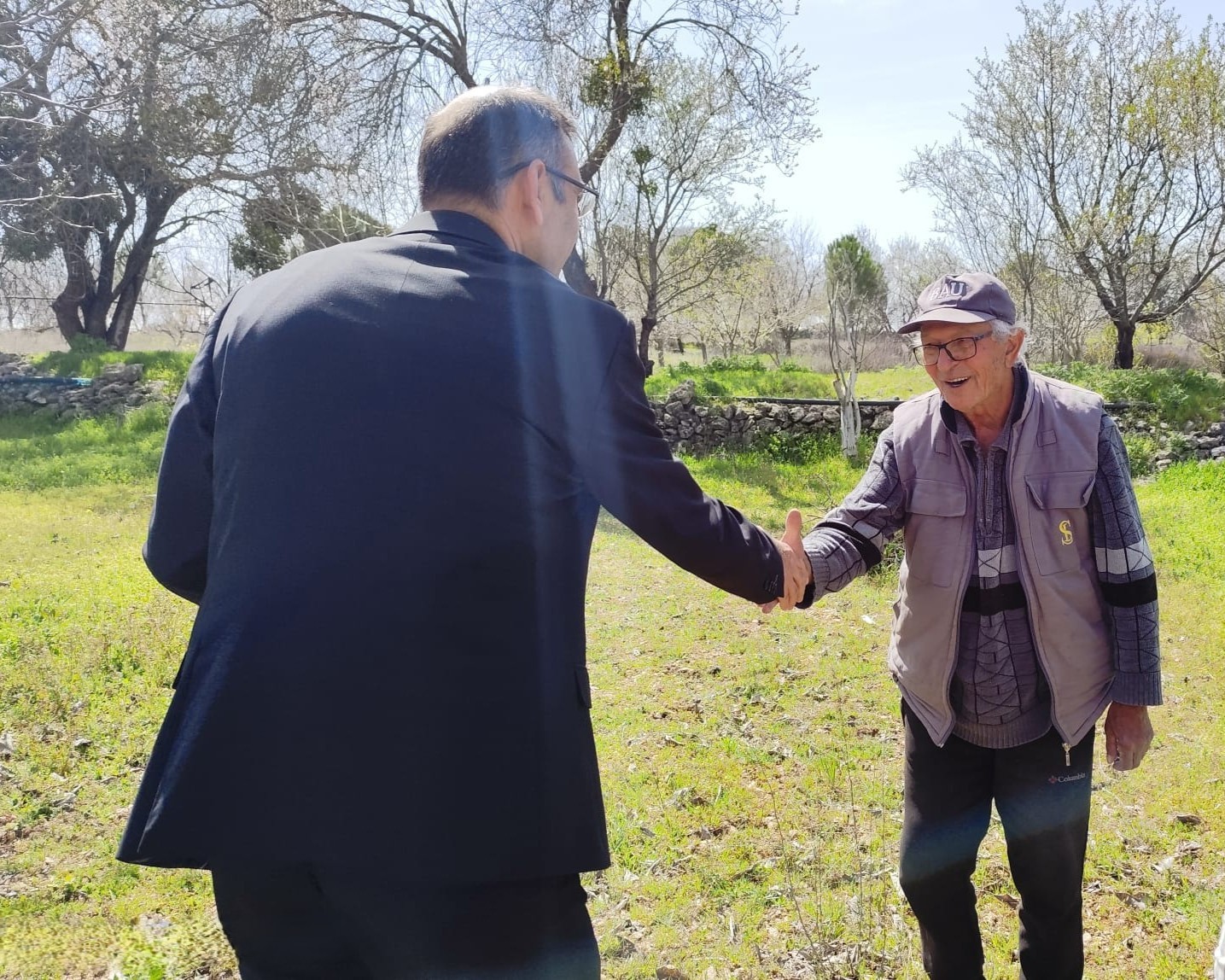 Uşak İl Tarım ve Orman Müdürlüğü ekipleri üreticiyle bir araya geldi
