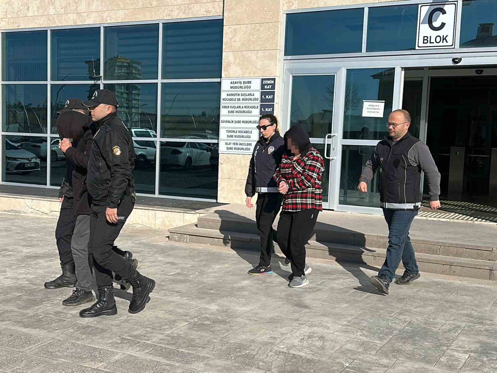 Uşak merkezli 5 ilde dolandırıcılık ve yasa dışı bahis operasyonu: 12 tutuklama
